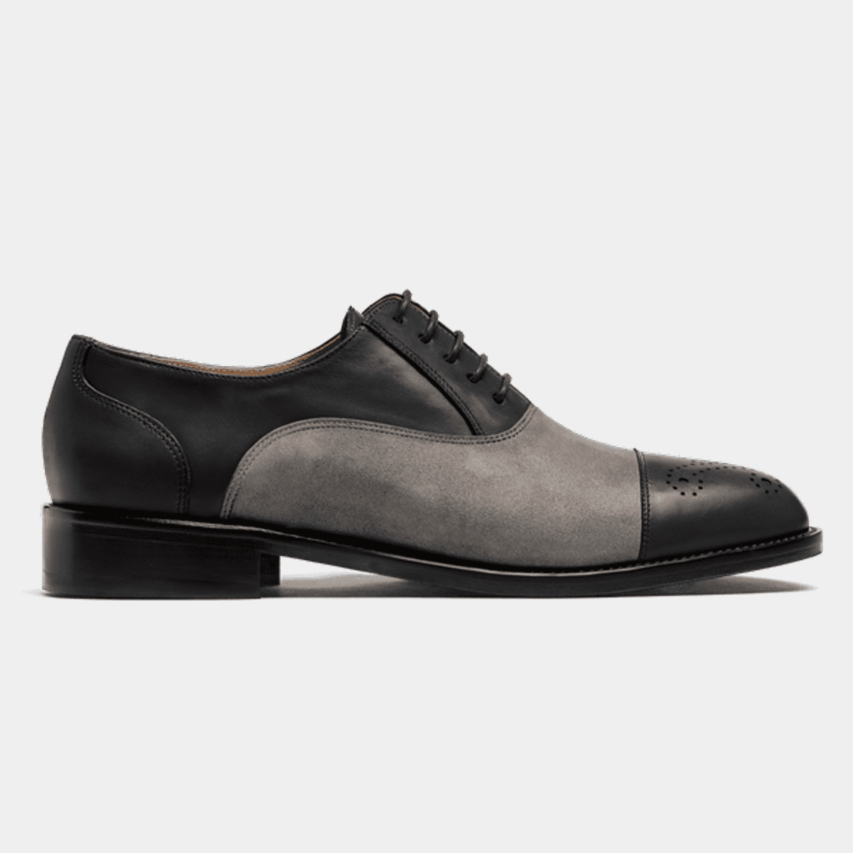 Cap toe Oxford shoes in gray & black suede & leather