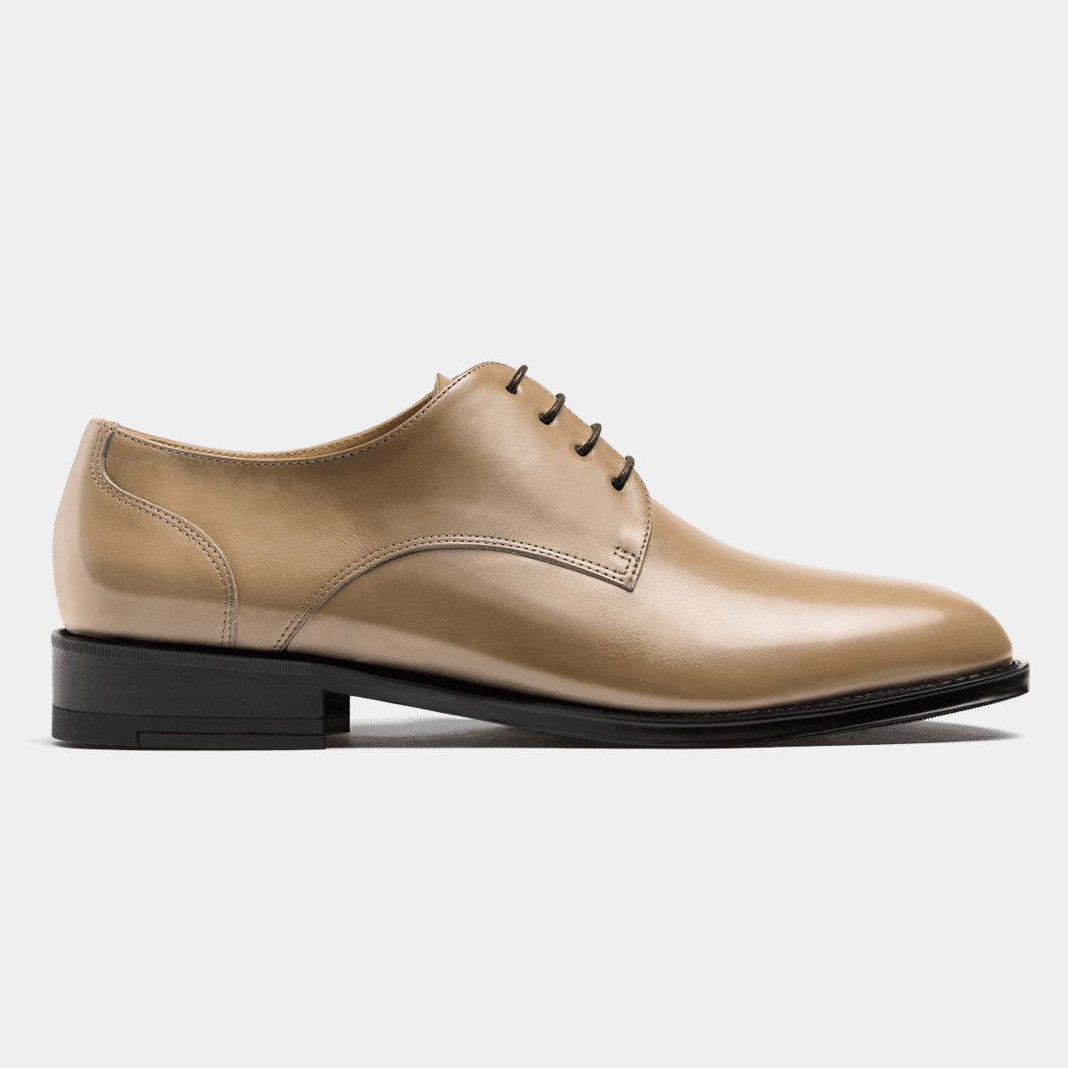 Derby dress shoes in beige leather