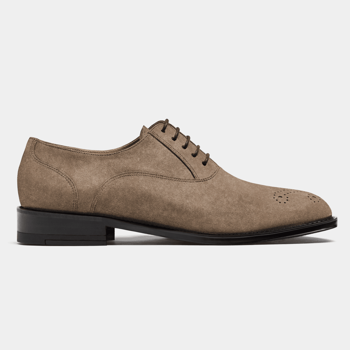 Oxford dress shoes in brown suede