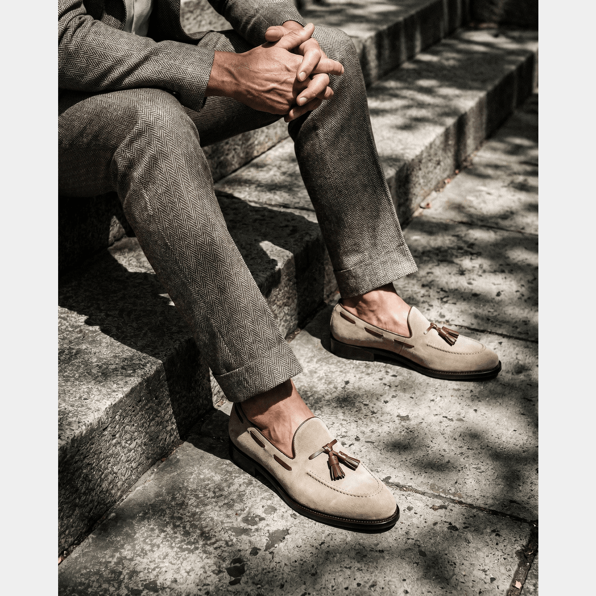 Hockerty Rust Suede Tassel Loafers Royce, Tassel Loafer - Cognac Hatchgrain | Contemporary Classics main image 4