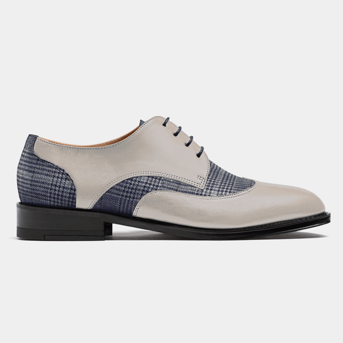 Wingtip Derby shoes white & blue leather & tweed