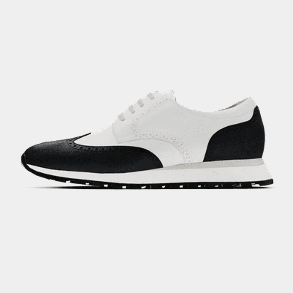 black-sneakers-hockerty