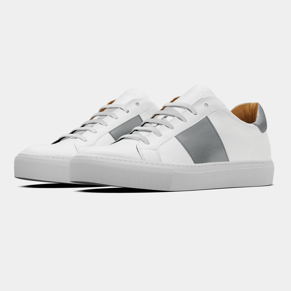Sneaker di pelle nero e bianco