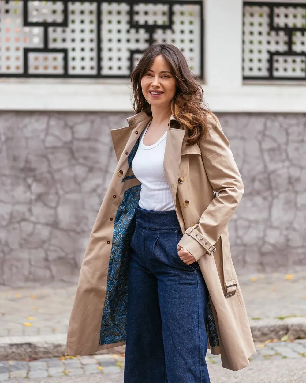 Wide-Leg Trousers with Fitted Knit Top and Statement Belt