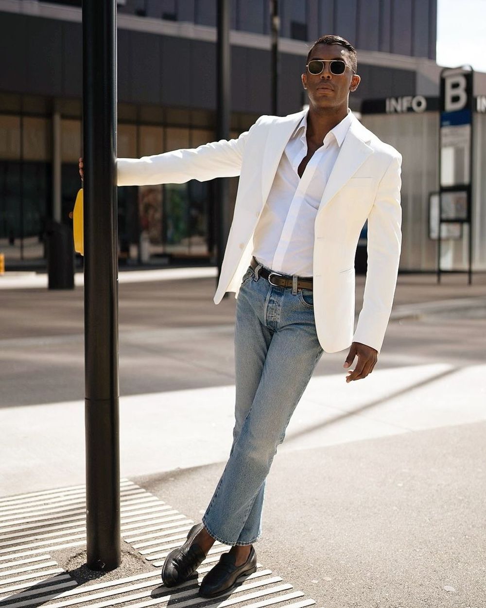 Blue jeans white shirt and blazer best sale