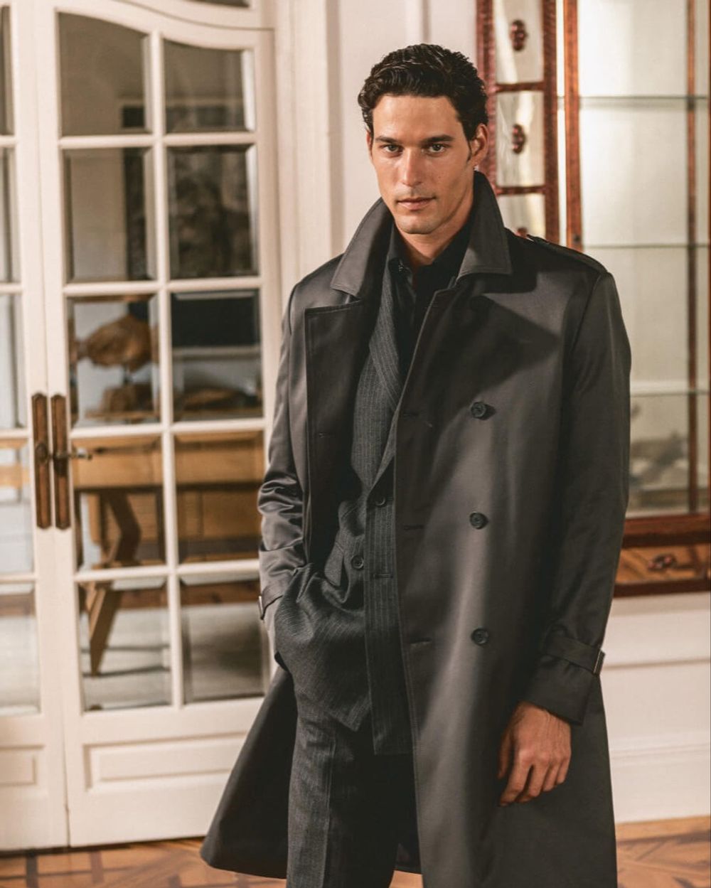 Black Trench Coat with Dark Suit Hockerty