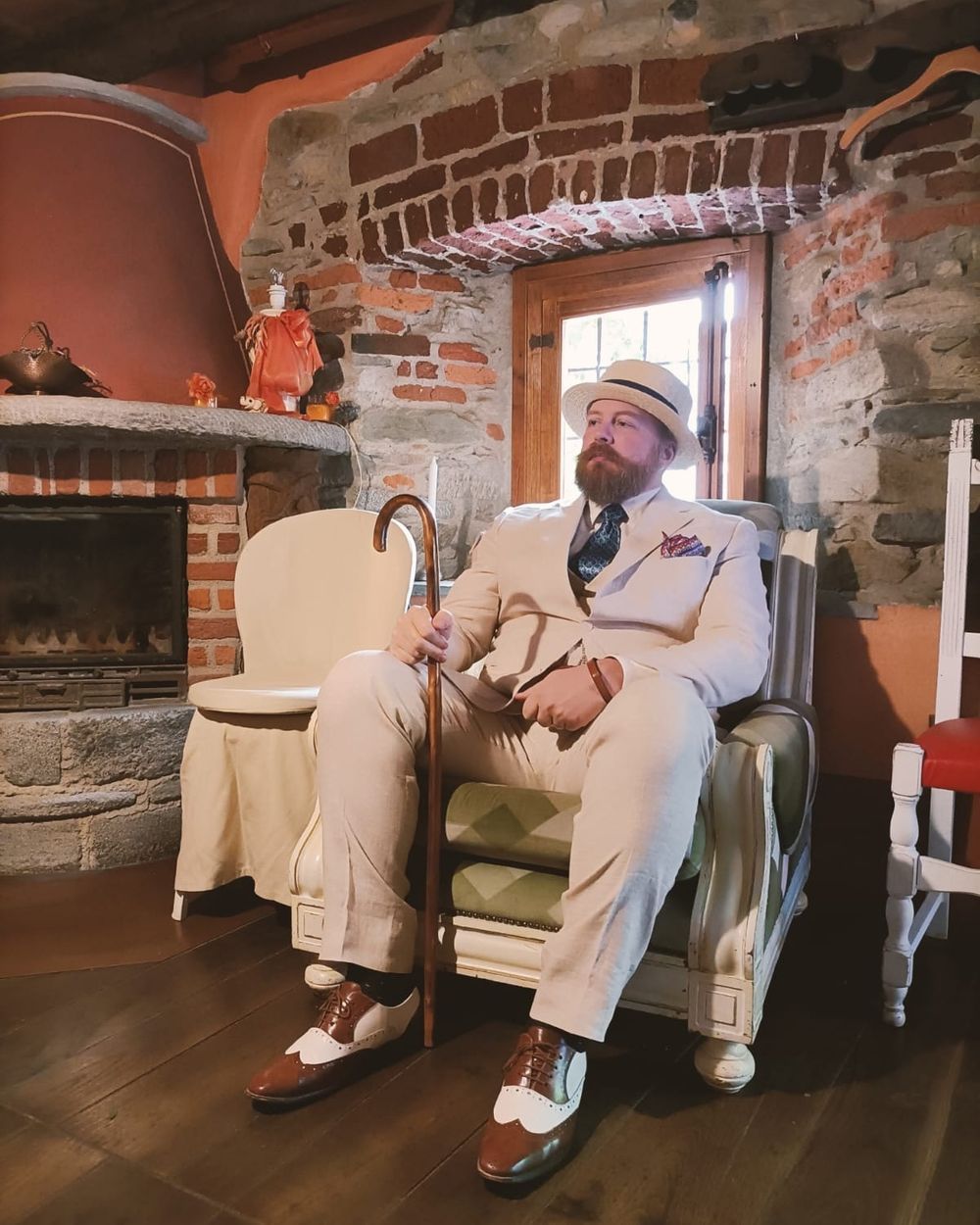 Beige Linen Suit with Patterned Tie