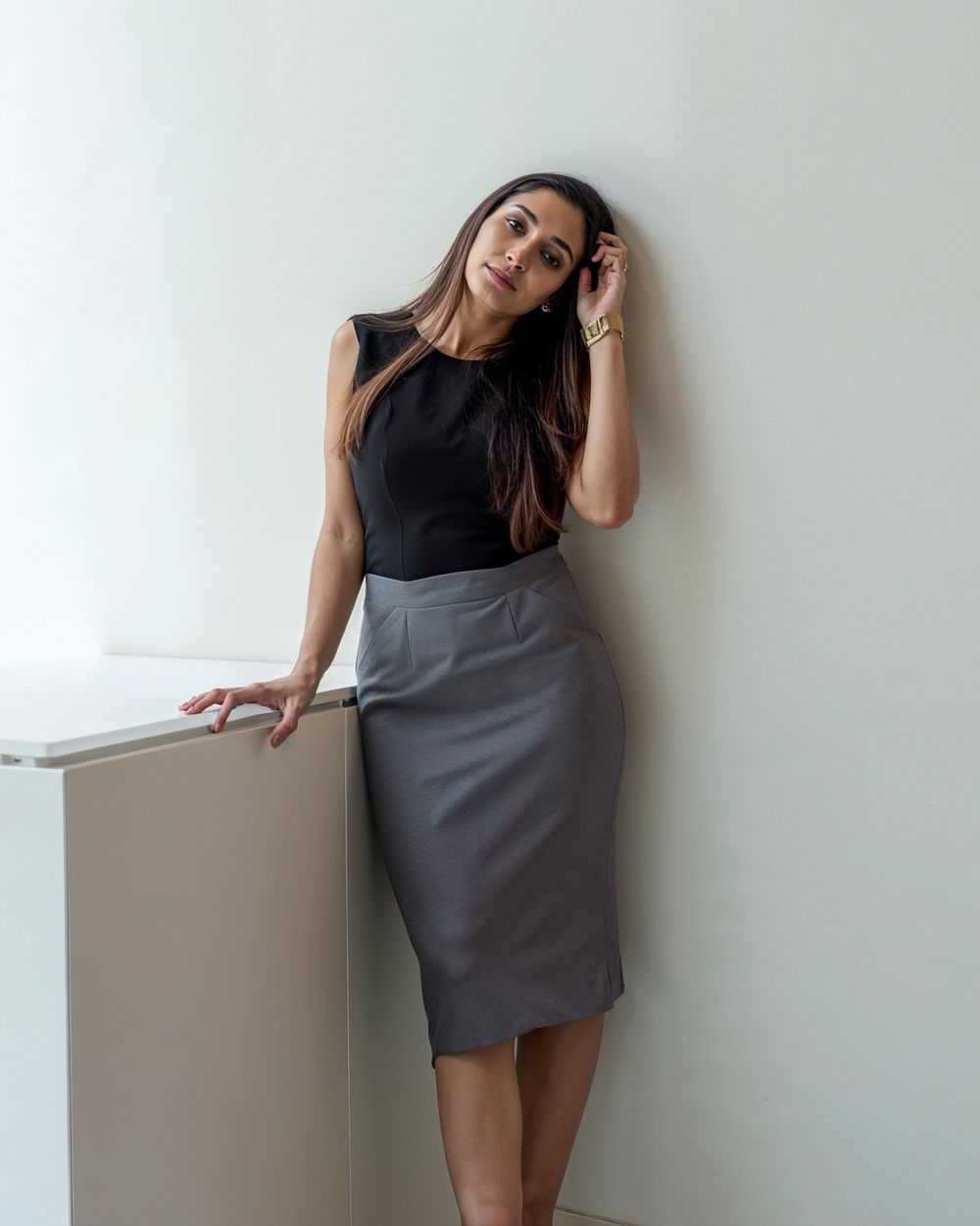 Two-Tone Sleeveless Business Dress in Black and Charcoal