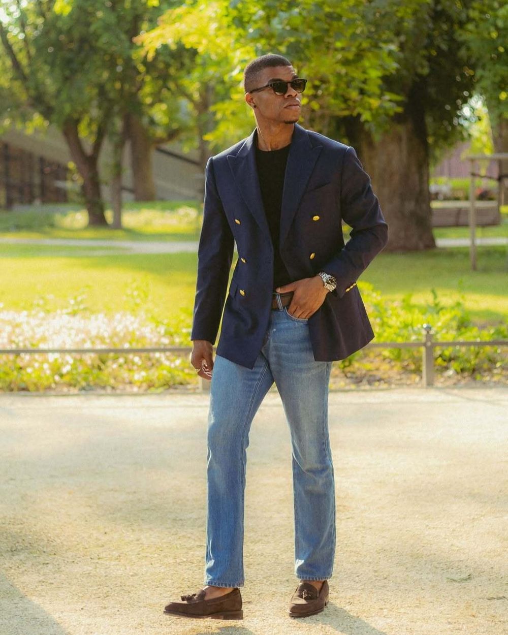 Navy Double-Breasted Blazer with Black T-shirt and Light Wash Jeans