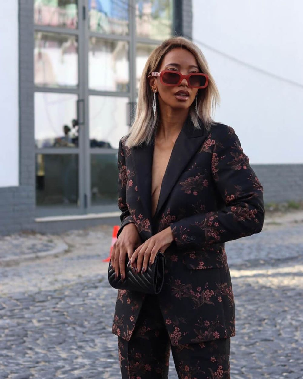 Women's Suits in Black | Made to Measure | Sumissura