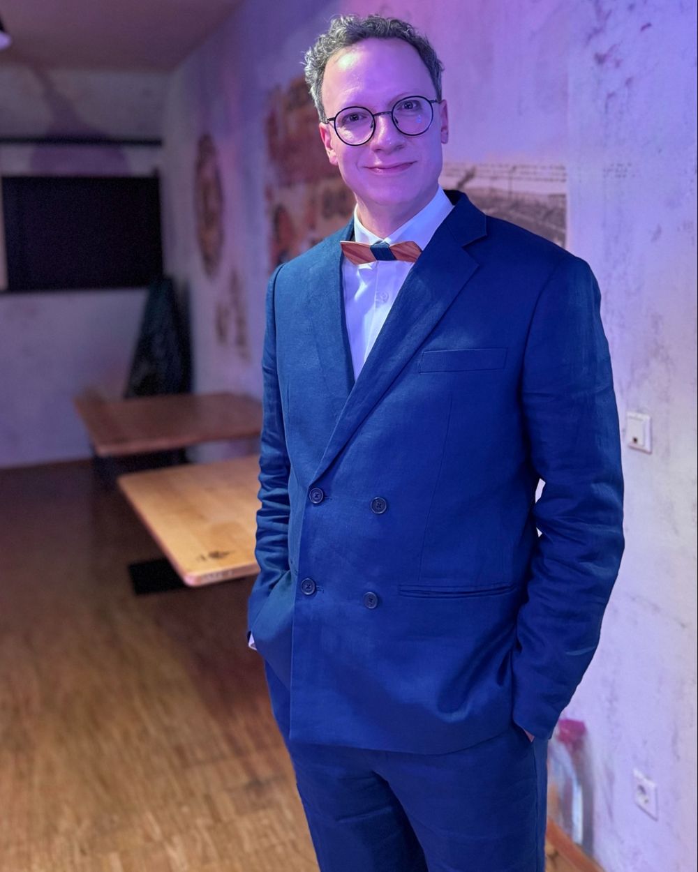 Navy Blue Linen Double-Breasted Suit Look