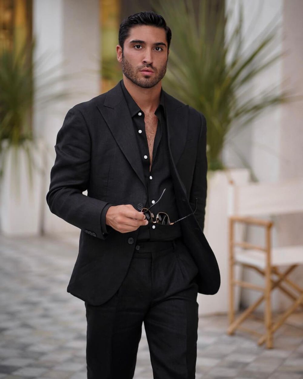Black Suit, black shirt & black shoes