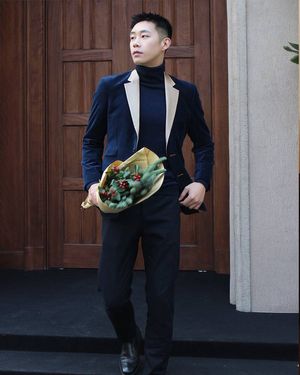 elegant-christmas-blue-tuxedo-blazer