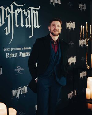 burgundy-shirt-midnight-blue-suit