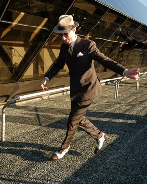 brown-suit-fedora-two-tone-shoes