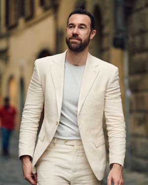 cream-linen-suit-light-grey-t-shirt