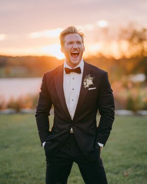 groomsmen-tuxedo-bow-tie