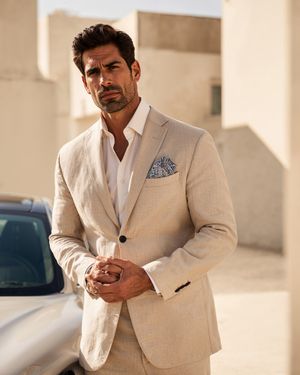 beige-linen-suit-summer-time