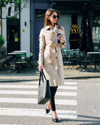 Elegant trench outfit